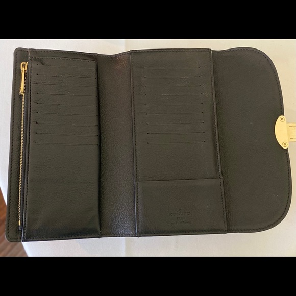 LOUIS VUITTON MAHINA Wallet - Picture 6 of 13